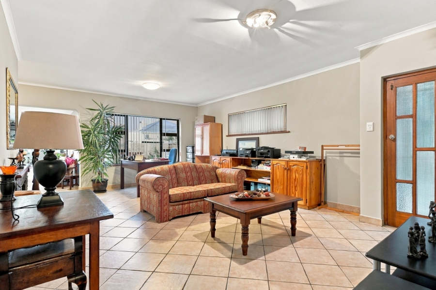 3 Bedroom Property for Sale in Plumstead Western Cape